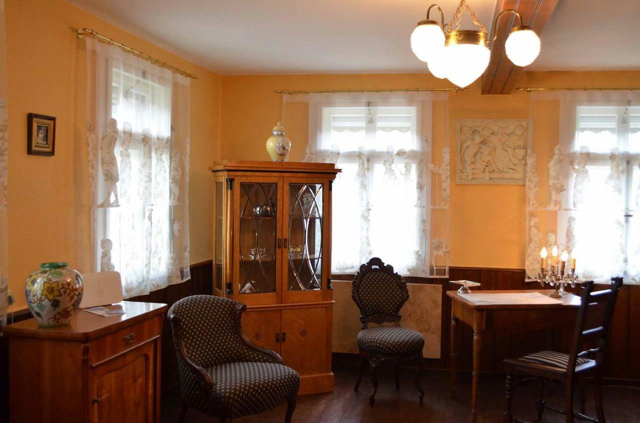 Villa Merzbach - Wohnen Wie Im Museum Mit Komfort Untermerzbach Luaran gambar